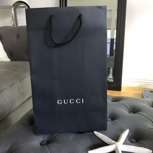 Gucci Paper Bag for safekeeping of your goods 🌺